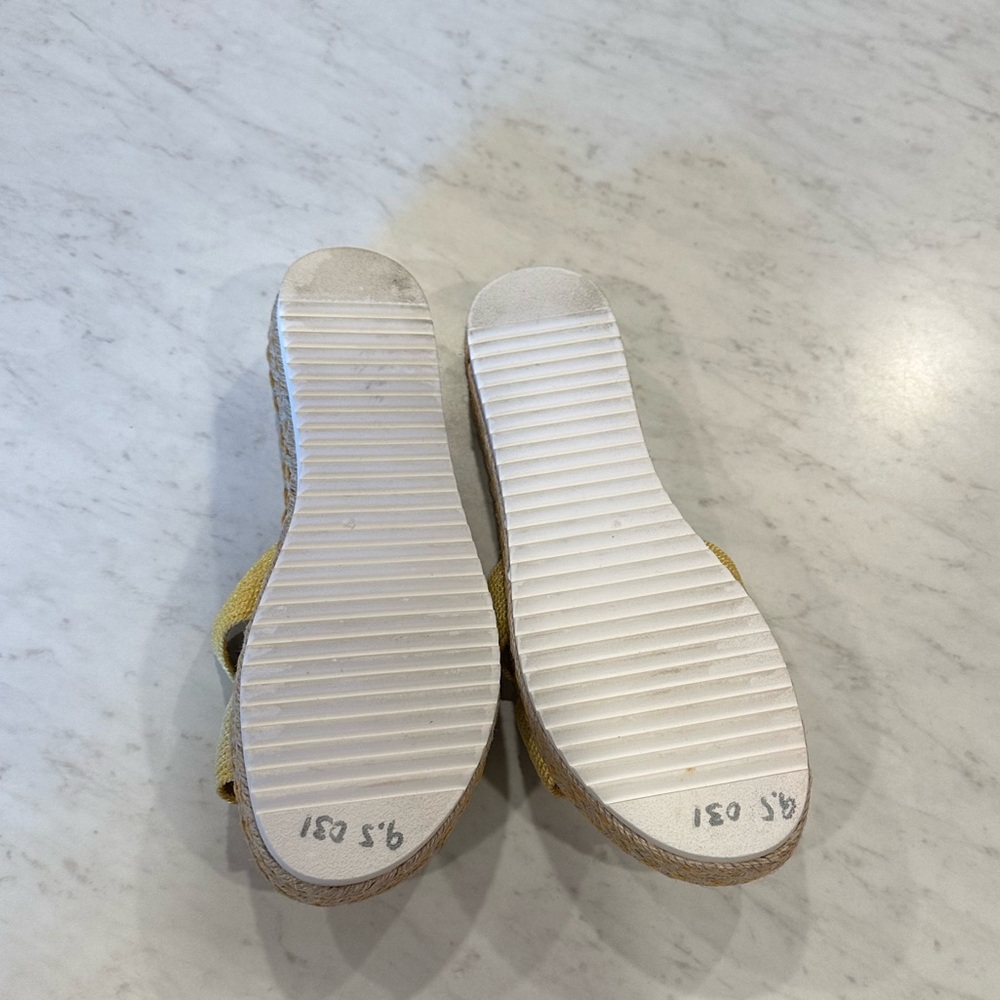 Carvela Yellow Woven Slide Sandals - Picture 4 of 4